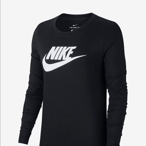 The Nike Tee Long Sleeve